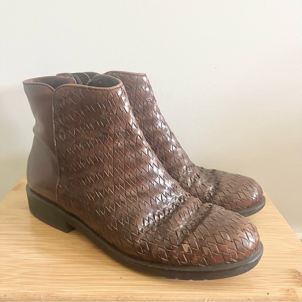 Vintage Cole Haan Women's Brown Leather Basketweave Booties Boots Brazil Sz 7.5